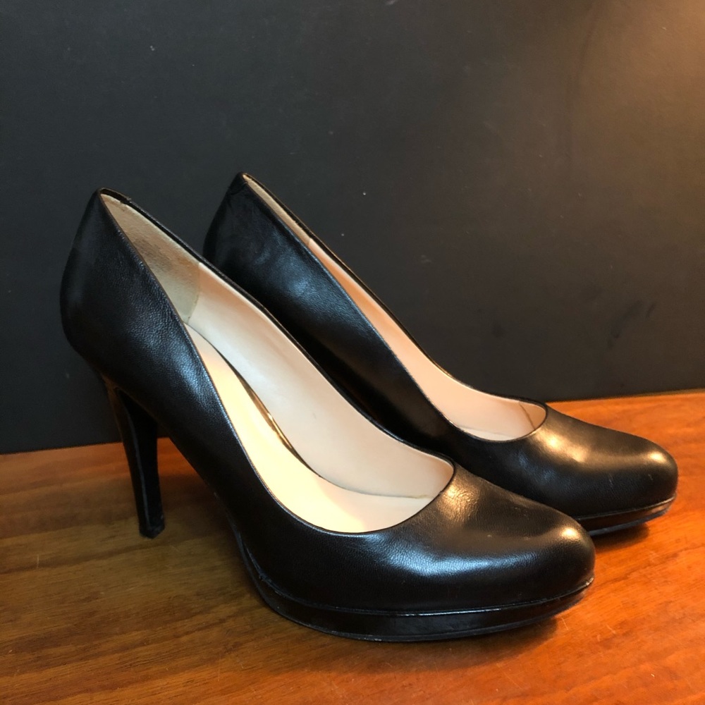 Size 7 Nine West Black Pumps